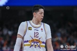 直播吧：沈梓捷脚部有些肿胀 将前往医院检查